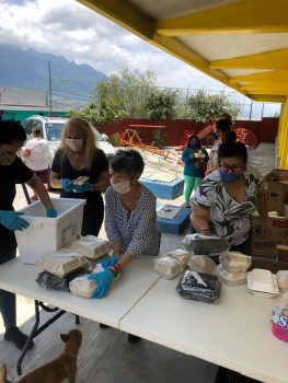 Cocinamos Monterrey entrega 2,500 comidas a la semana a población vulnerable