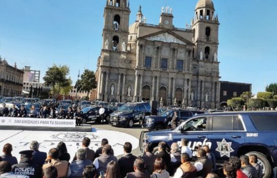 Policías de Toluca exigen revisar contrato de mantenimiento de patrullas