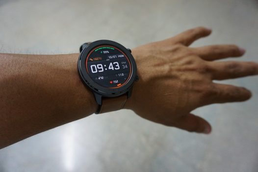 Samsung planea crear un Galaxy Watch con pantalla enrollable