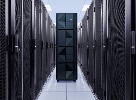 Presenta IBM mainframe con acelerador de IA para mejorar latencia