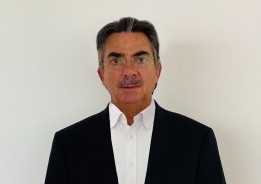 Juan Patricio Riveroll, nuevo presidente de la AMIS