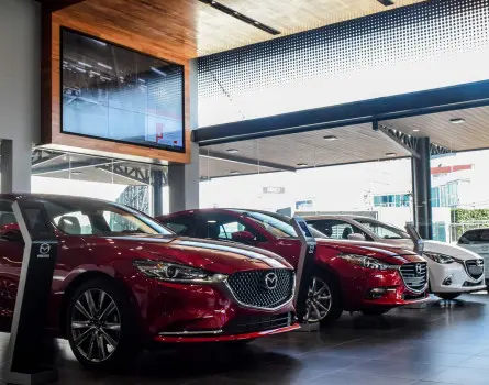  Lanzan Mazda First, financiamiento para jóvenes via Santander