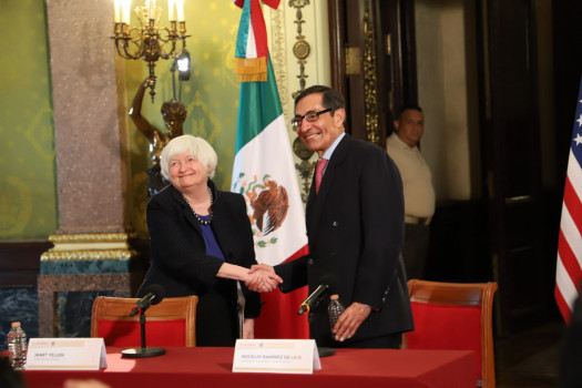 Acuerdan EU y México Disminuir el  Costo de Envío de Remesas