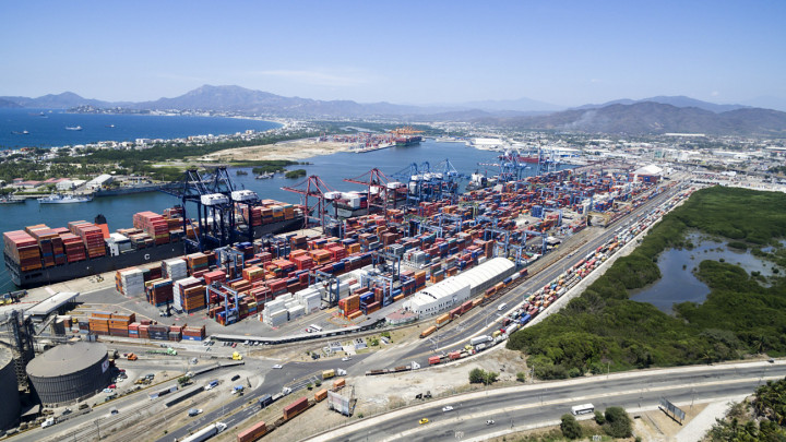 Registra puerto de Manzanillo segunda mayor operación de su historia