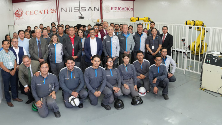 Nissan Mexicana realiza donación de robots para estudiantes