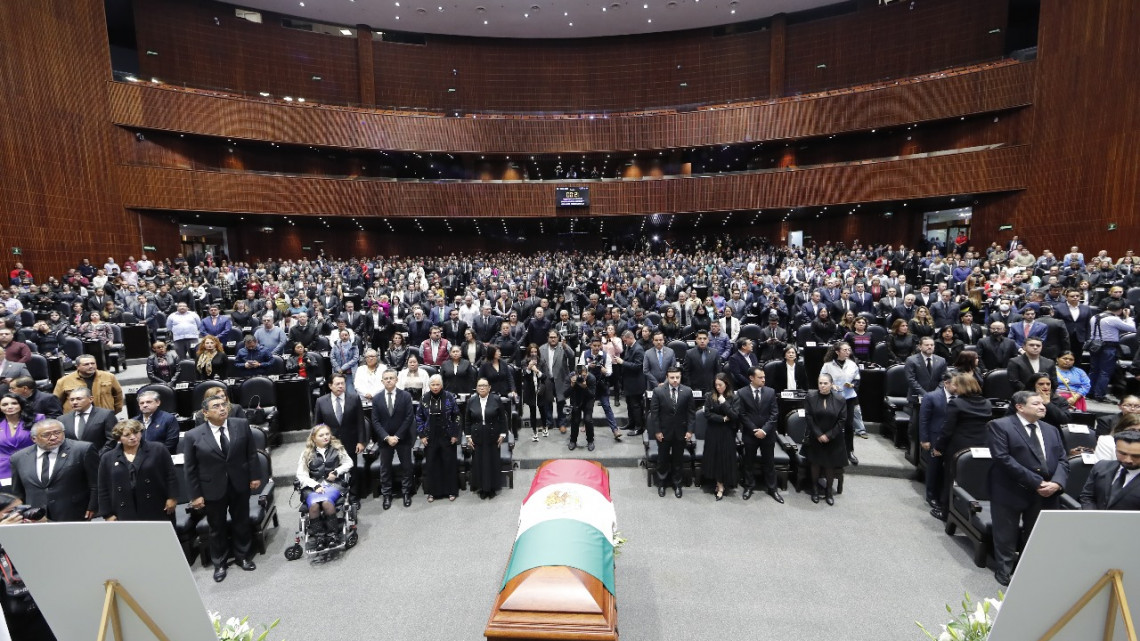 Legisladores y Gobernadores Rinden Homenaje Ifigenia Martha Martínez