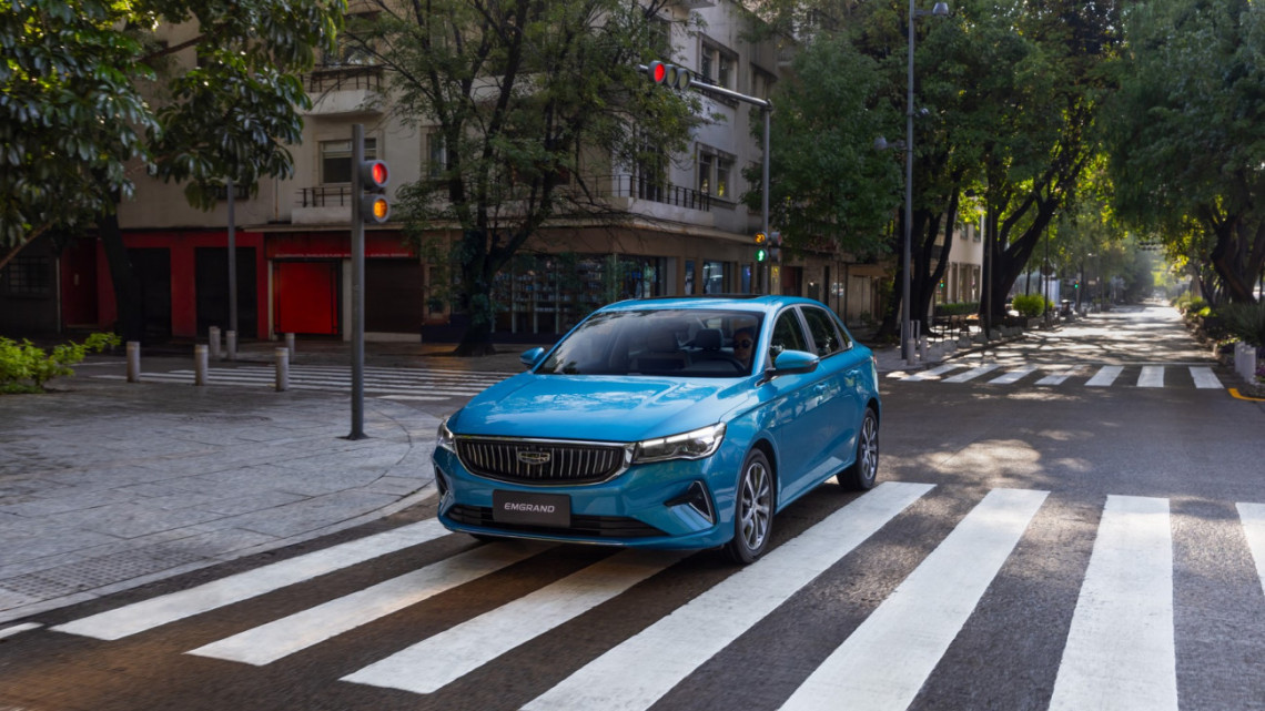 Geely México lanza el sedán Emgrand 2025 y agota inventario inicial