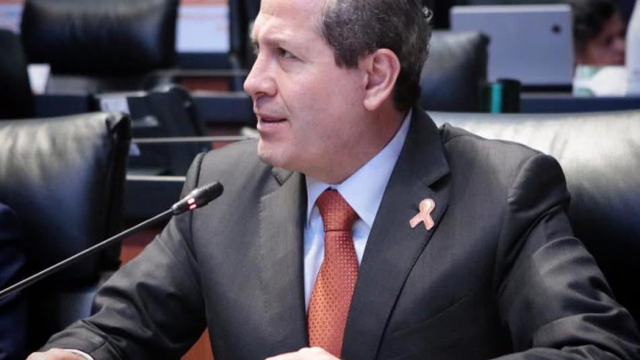 Eruviel Ávila promueve una reforma que simplifica los trámites burocráticos