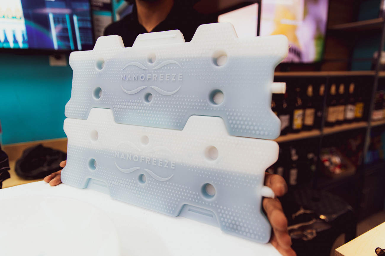 Corona lanza Natural Freezers