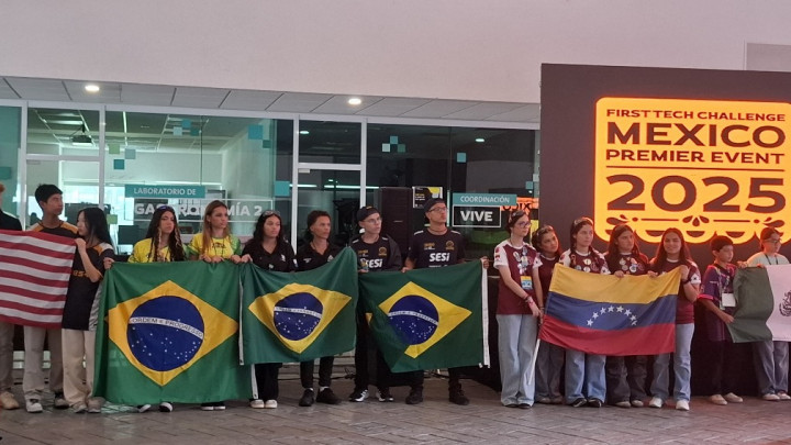 Celebra Tecmilenio a ganadores de competencia internacional de robótica