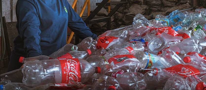 Coca-Cola FEMSA refuerza sostenibilidad en LATAM con plataforma SUSTENTAPET