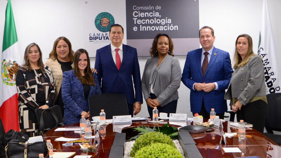 Eruviel Ávila y Ricardo Mejía discuten avances legislativos en IA y anticorrupción con directivas de Honeywell