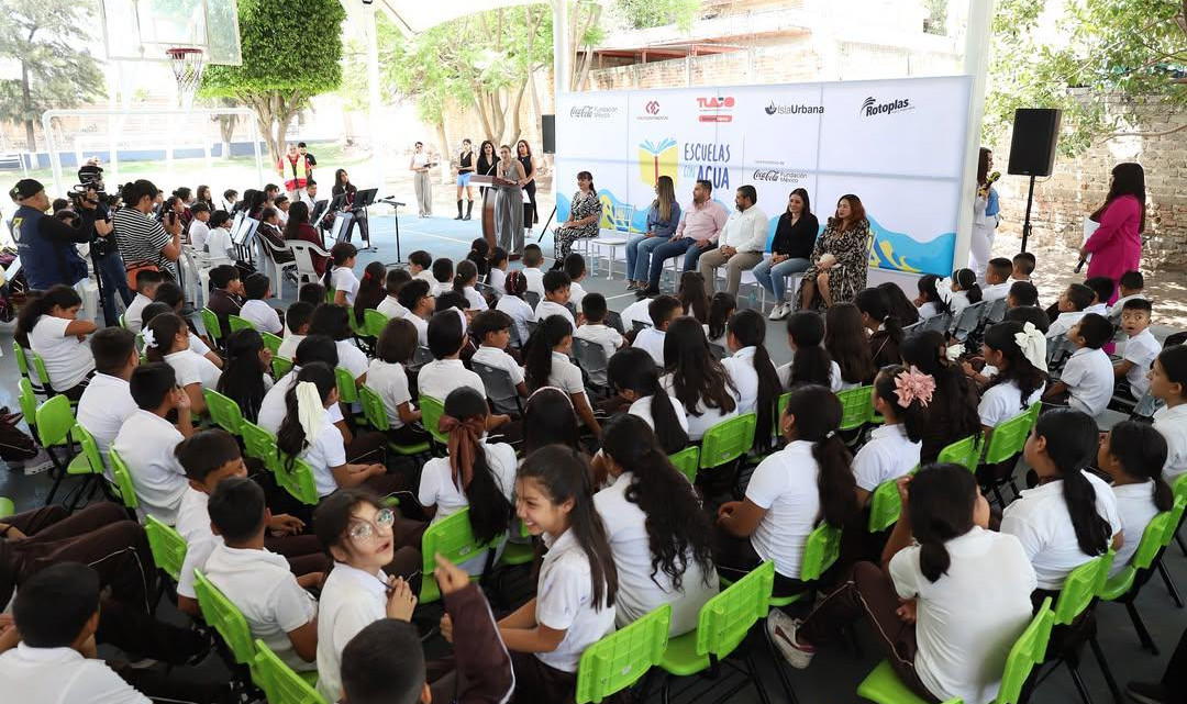 Arca Continental instala sistemas de captación de agua en escuelas de Tlajomulco