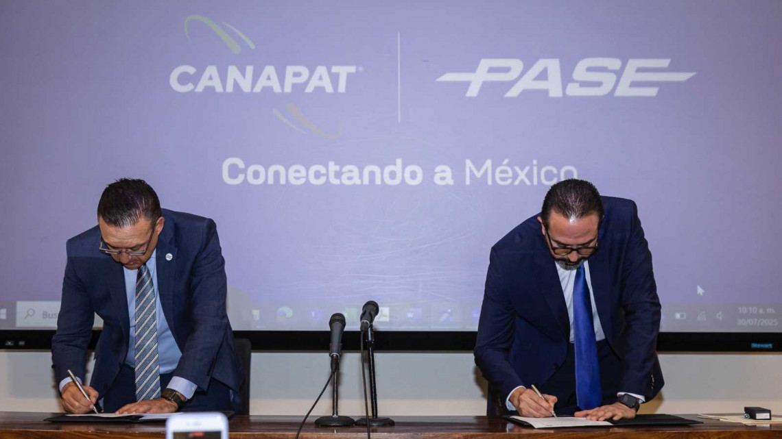Canapat y PASE firman alianza para modernizar el autotransporte de pasajeros