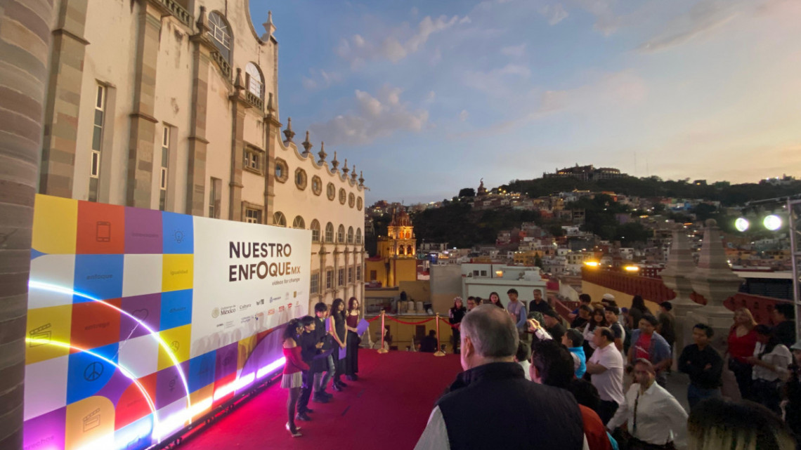 Fundación FEMSA impulsa el talento juvenil en el Cervantino con el programa “Nuestro Enfoque MX” Fundación FEMSA impulsa el talento juvenil en el Cervantino con el programa “Nuestro Enfoque MX”