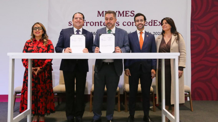 La Secretaría de Economía y FedEx Firman Convenio para Impulsar a las Mipymes Mexicanas