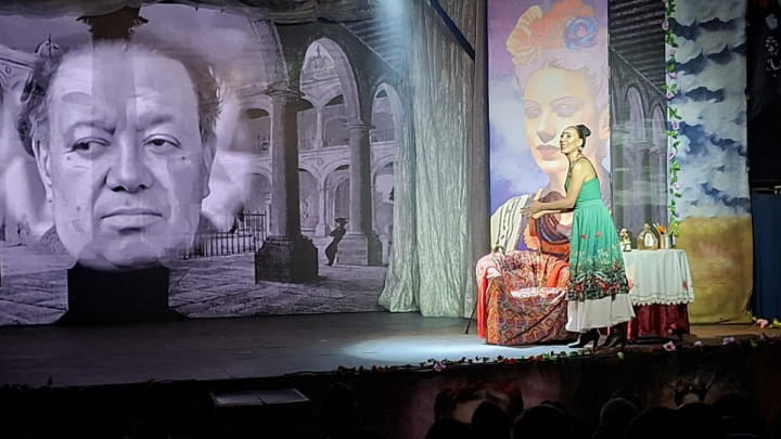 Frida en escena: cuando Coyoacán canta el dolor y la rebeldía