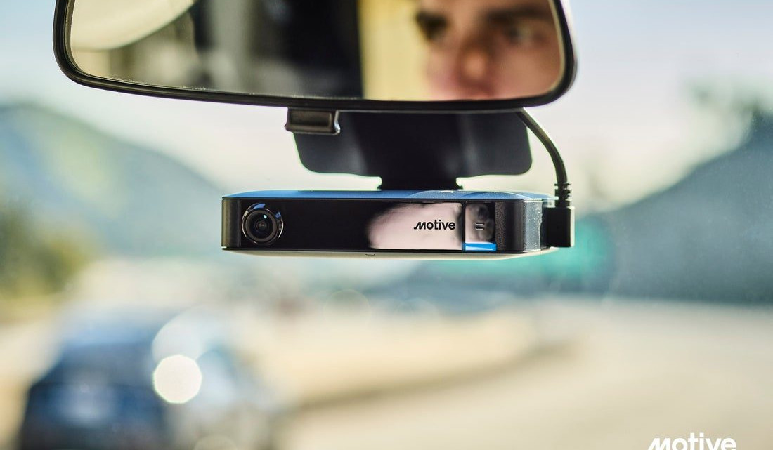 Motive presentó IA Dashcam Plus para detección de riesgos viales en tiempo real