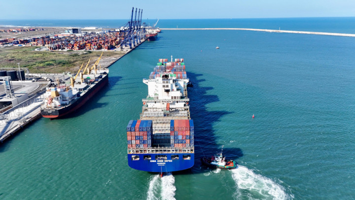 El puerto de Veracruz recibe al buque más grande de su historia en la terminal de Hutchison Ports ICAVE