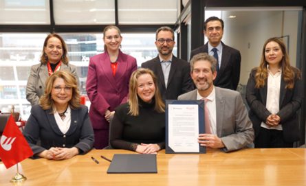 Fundación Santander México y Tecmilenio otorgarán 400 becas