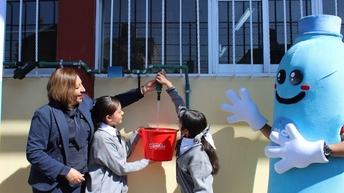 Grupo Rica Coca-Cola inauguró un sistema de captación pluvial en escuela de Hidalgo