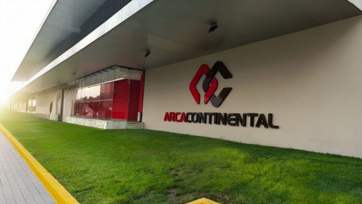 Arca Continental impulsa programa para recuperar agua perdida en Monterrey