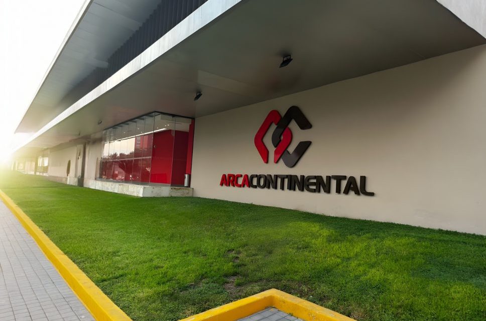 Arca Continental impulsa programa para recuperar agua perdida en Monterrey