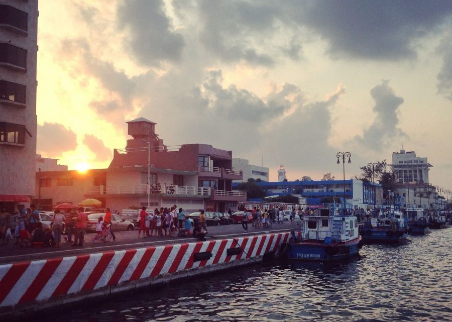 Crisis por derrame en el Golfo impacta costas de Veracruz y actividad portuaria